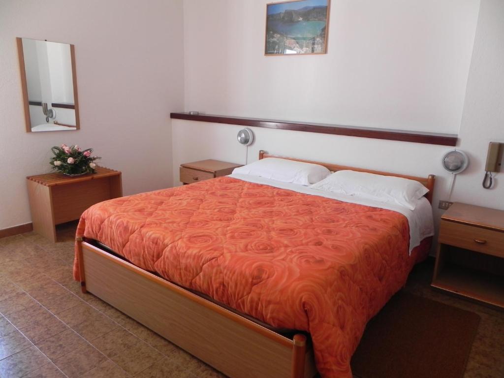 Hotel Fjby Calasetta Zimmer foto