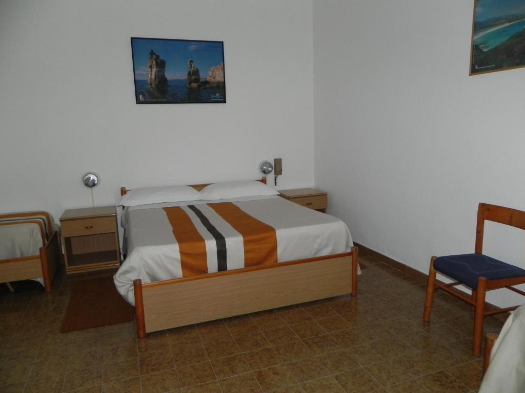 Hotel Fjby Calasetta Zimmer foto
