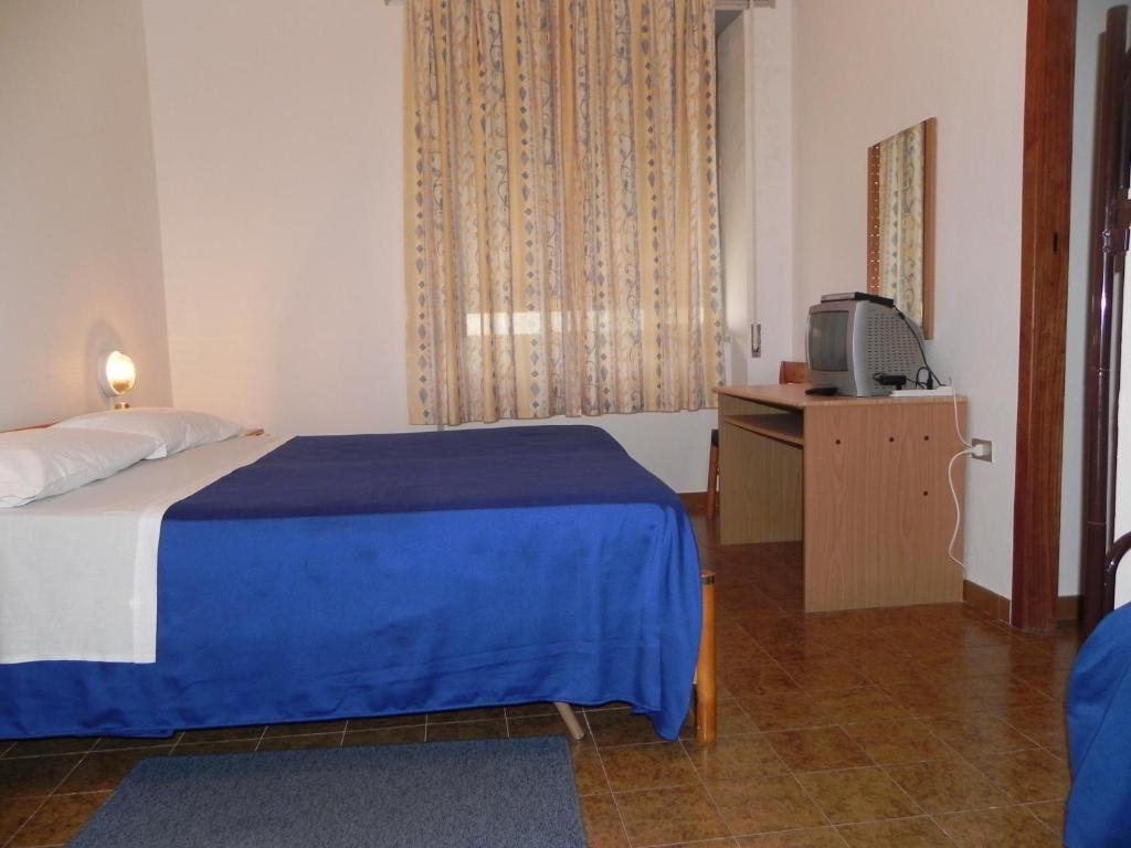 Hotel Fjby Calasetta Zimmer foto